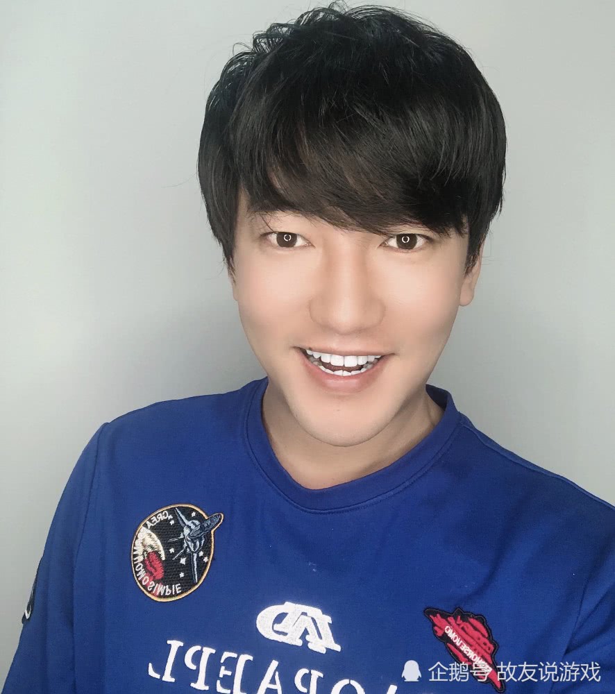 王者荣耀：游乐王子袁奇峰直播打王者，却因一举动遭到唾弃，瞬间掉粉15万