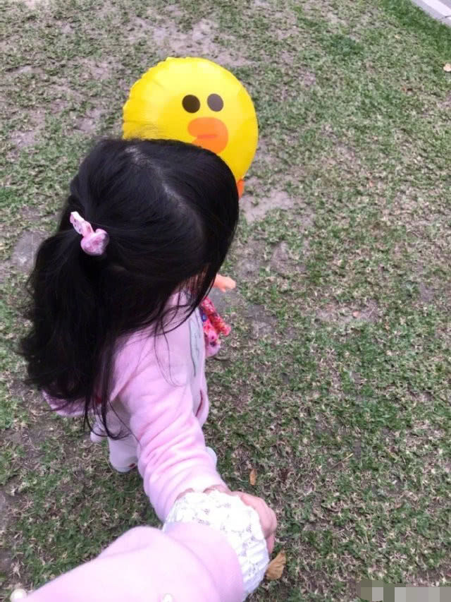 原创刘真生前最后一条微博曝光，晒与女儿合影，今阴阳两隔令人心酸