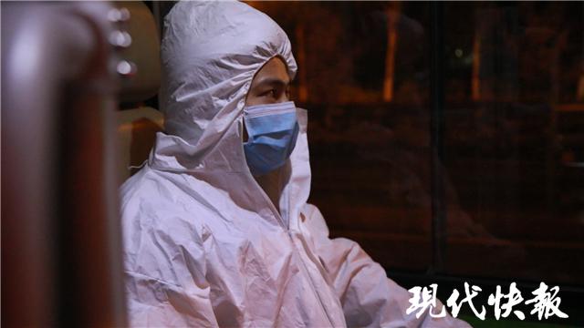 95后武汉小伙"强哥:守护白衣天使的夜车