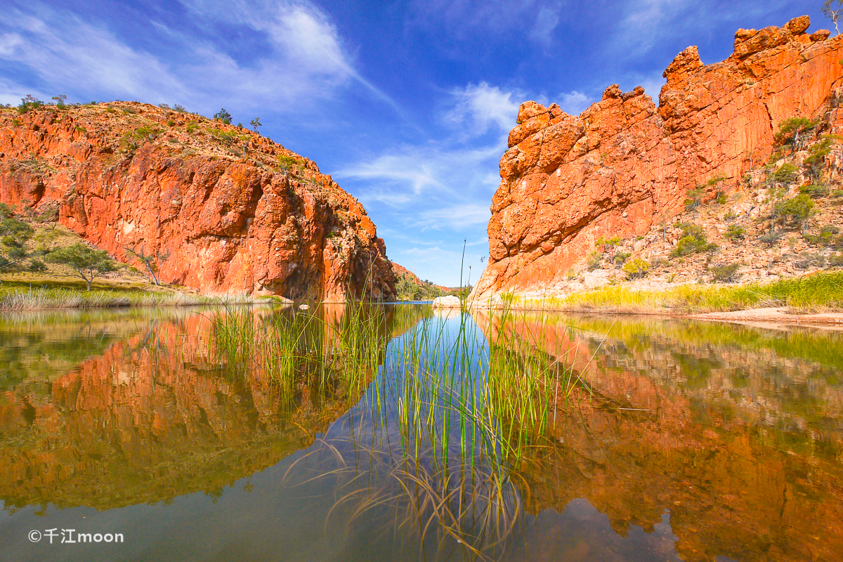 弗林德斯岛附近的花岗岩岩石，塔斯马尼亚州，澳大利亚 (© Masterfile/Aurora Photos)