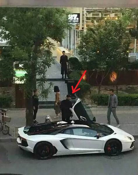 鹿晗豪车多华晨宇热巴易烊千玺王俊凯等流量明星也很壕