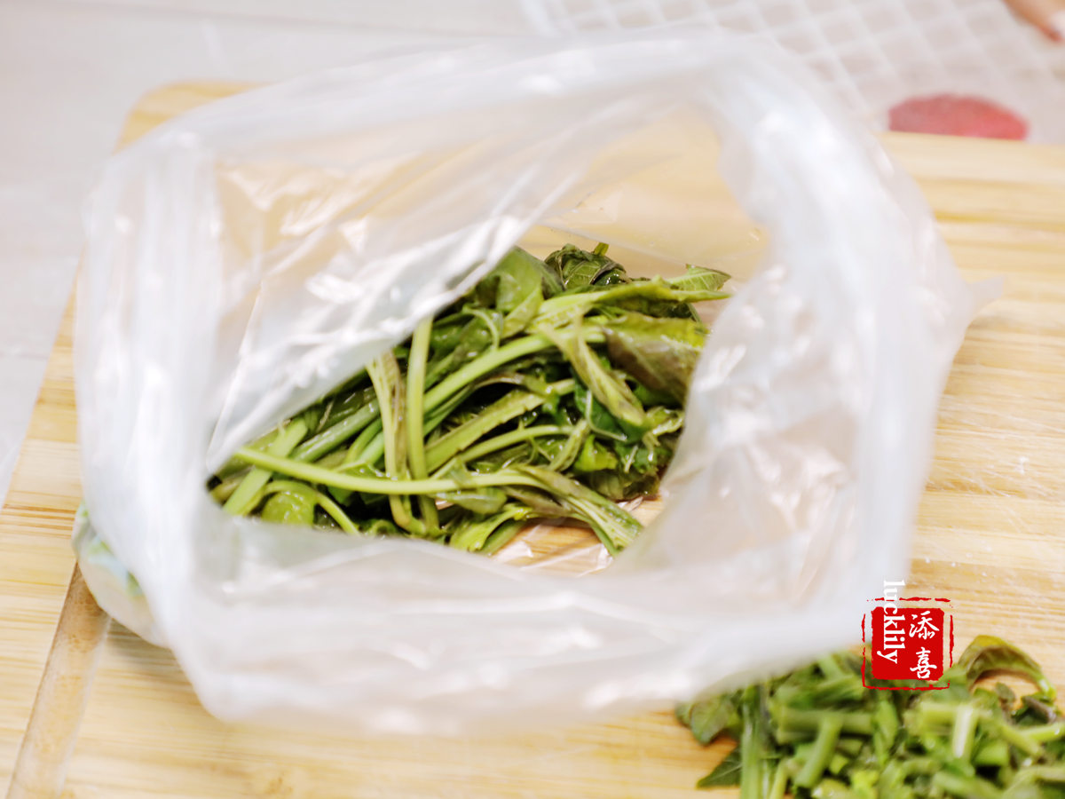 【添喜的厨房】最近千万别错过!用这一种嫩芽来炒蛋,满满都是春天的味道 【添喜的厨房】最近千万别错过!用这一种嫩芽来炒蛋,满满都是春天的味道