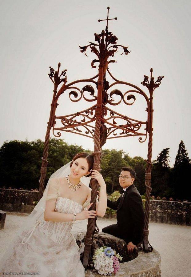 “晶女郎”嫁内衣品牌富商幸福美满 火辣身材进