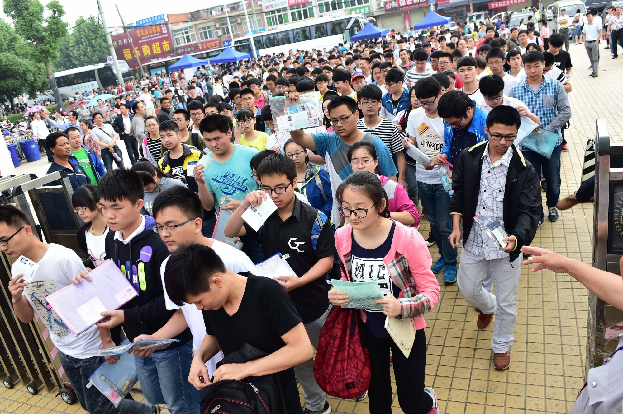 「省份」那么哪个省份会最占优势？如果全国统一用相同的高考试卷