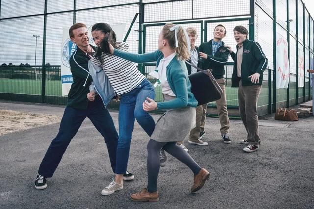 一万次退让,不如一次铁拳爆锤!在美华人持枪