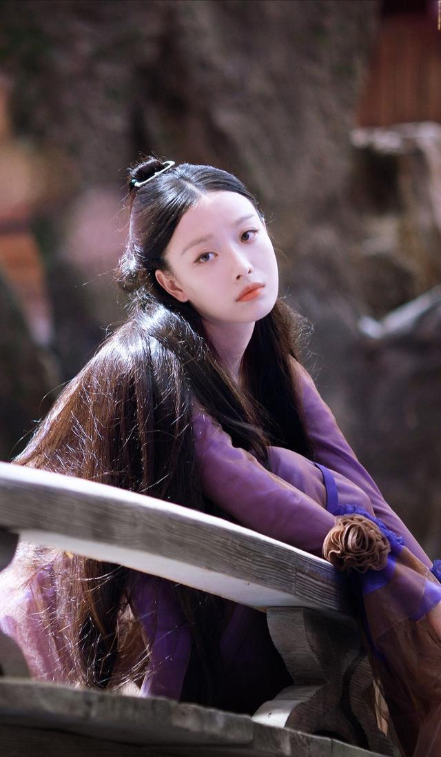 天盛长歌 倪妮之前在古装剧《天盛长歌》中的造型都挺好看的,可是在
