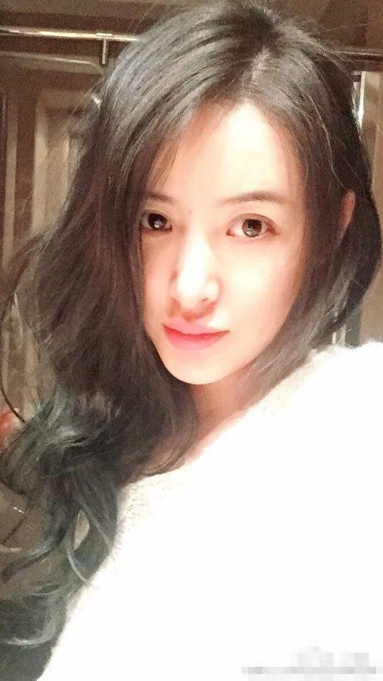 汪峰第三任妻子康作如近照曝光，40岁气质出众，