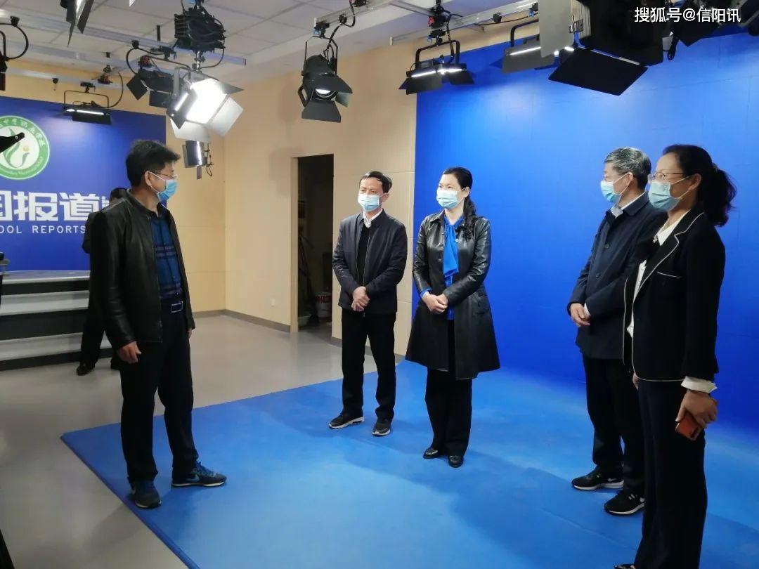 罗山县八年级全排名_罗山县实验中学八年级庆国庆合唱比赛纪实