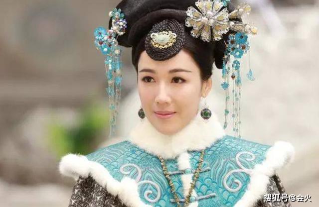 知名演员回国避难！好友帮她包机？路上不敢吃