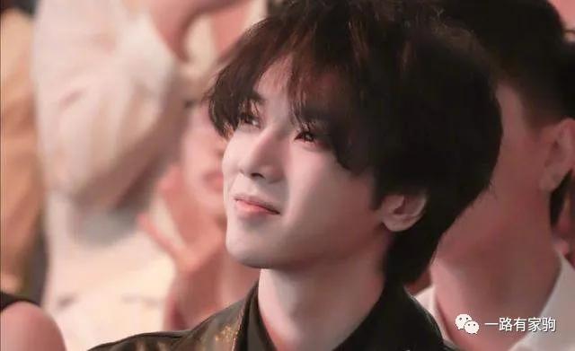 本该是华语乐坛的希望之星,如今却急速坠落,华晨宇怎么了?_音乐