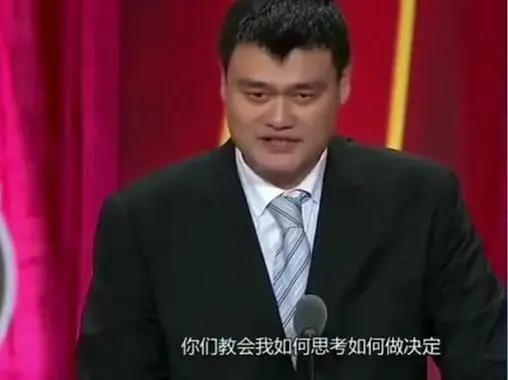 郑州“毒王”引爆全国，母亲出面道歉：你替孩子走过的路，都会成为他人生的坑