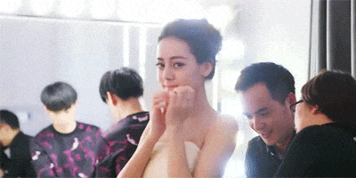 搞笑gif有种女人是越看越觉得漂亮
