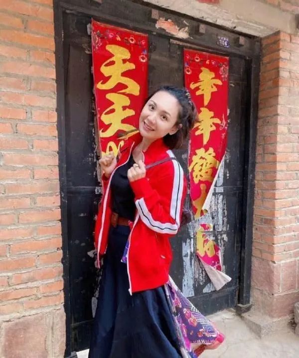 &quot;白富美&quot;嫁农村穷小子，竟被男方亲戚嫌