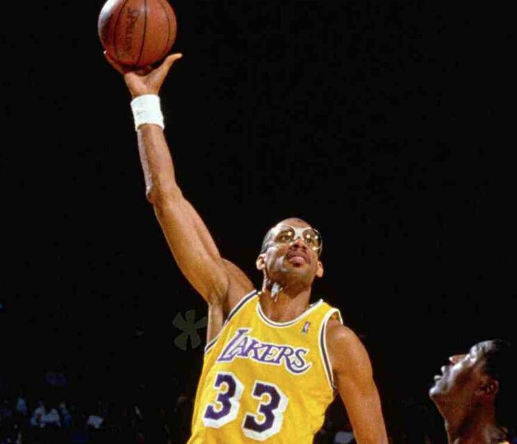 【杜兰特】最想和谁当队友？湖人队史第一中锋点名杜兰特 球迷：咋没选老詹，