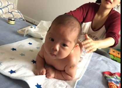 『贝贝』老咳嗽？带娃谨记两多一少，不去医院不吃药孩子脾肺差