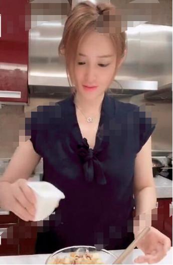 汪峰第三任妻子康作如近照曝光，40岁气质出众，