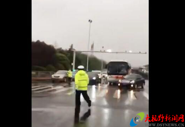 连续变道违规吗 9e7dd9fd65bc4a00b689d7dcd0f3b3d0.png