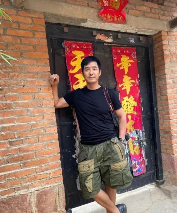 &quot;白富美&quot;嫁农村穷小子，竟被男方亲戚嫌