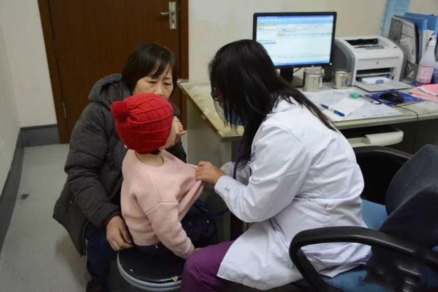 「孩子」容易被寄生虫盯上，尤其是后一种，许多家长还在买四种美味水果