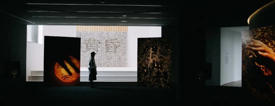 阿那亚线上艺术展 | 在作品里,与人生的秘密不期而遇