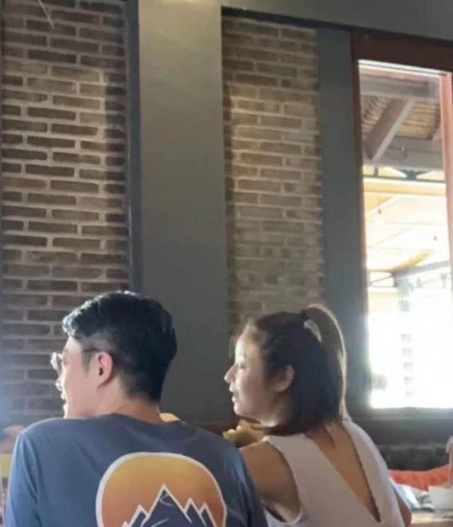力破离婚谣言！霍建华林心如带女儿度假，幸福