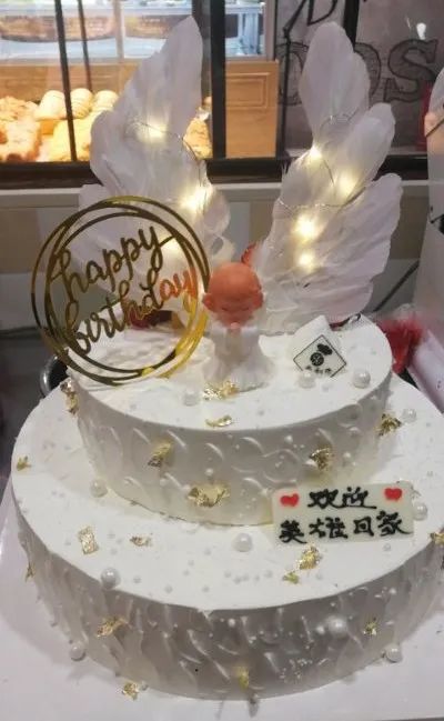【新闻资讯】万荣县医疗集团8名援鄂英雄平安抵运!