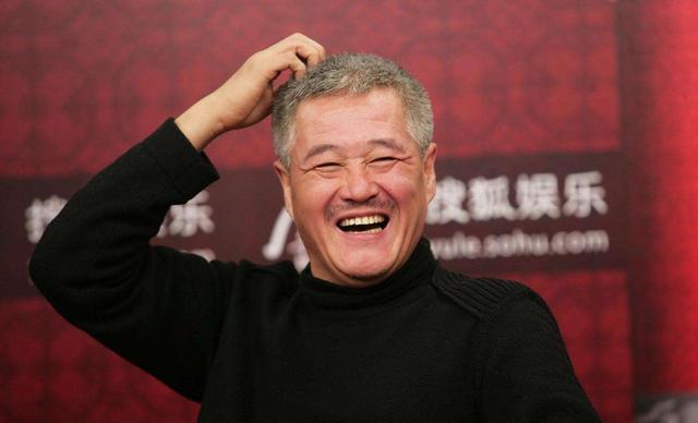赵本山否认全家移民，他每年都回老家看望收养