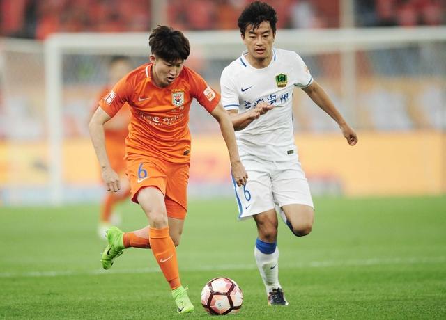 fm2020右边后卫排名_《FM2020》连载(十二):中场大将伤愈复出联赛