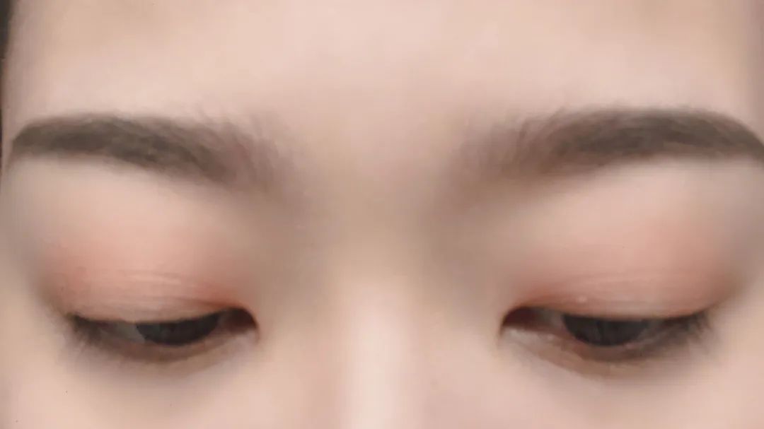 如何让眼睛变长一点 113b3ea513f14541a37603b57598d2b6.jpeg