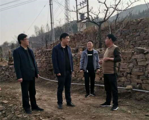 河南辉县市委常委组织部长李会勇莅临南寨镇调研脱贫攻坚等工作