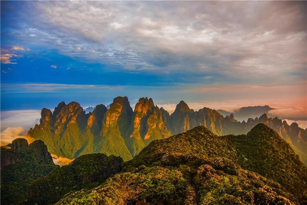 在这里有一个好消息 小编一定要和大家分享 目前金秀已有圣堂山景区