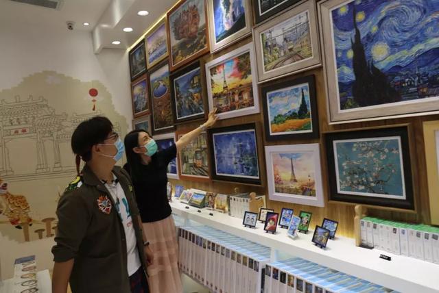 924主持人敏总范总逛吃岭南天地