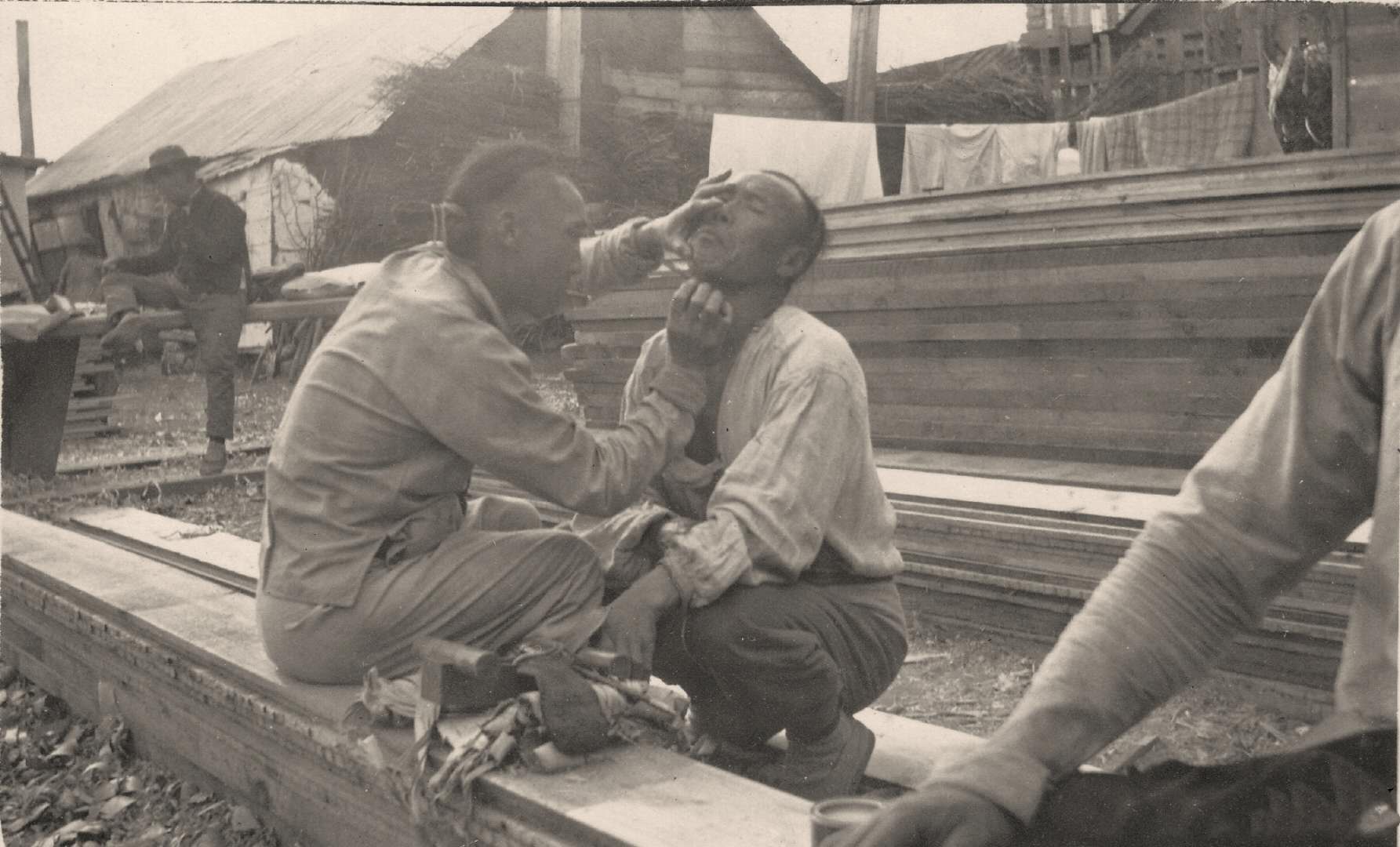 1919年前苏联老照片:在海参崴建筑工地的中国人