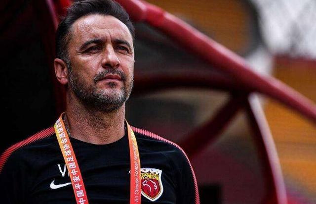 2020足坛教练实力排名_世界足坛前5位优秀教练,穆里尼奥只能排第二,第一意