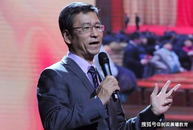 [白岩松]给出可最好的回击毛坦厂中学该批评吗？央视主持人白岩松一席话