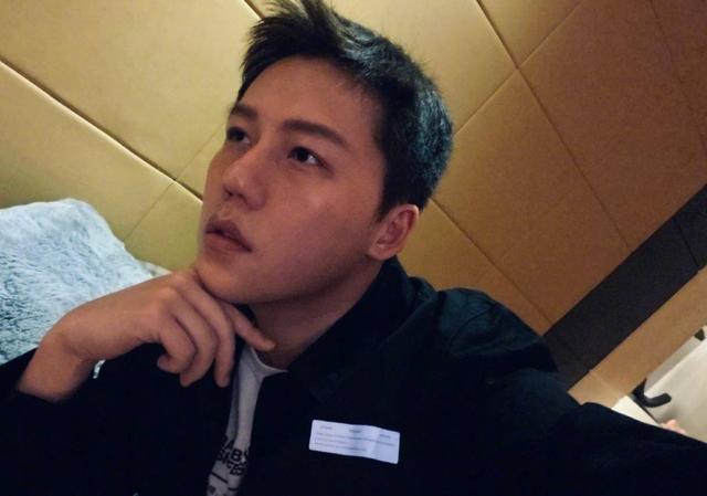 高下立见？任嘉伦发“小作文”为友宣传，姜思