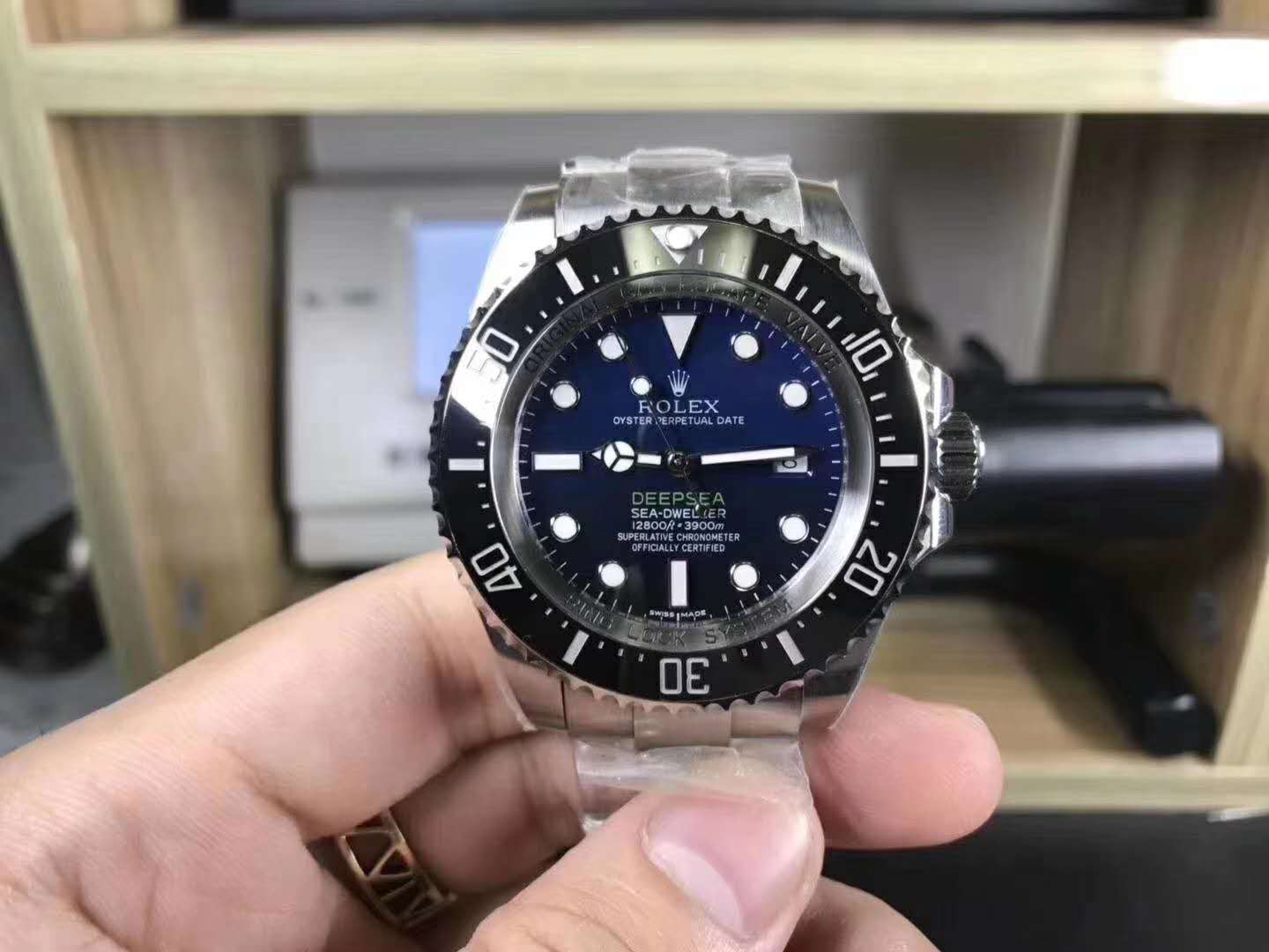 不管有钱没钱，没有人可以绕的开劳力士手表_尺寸