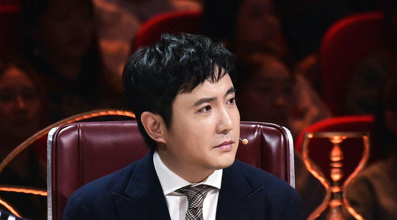 沈腾穿拖鞋聚餐形象全无导师水平受争议难道是随性惯了