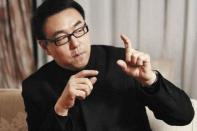 被称为“中国第一渣男”担任5届春晚总导演，