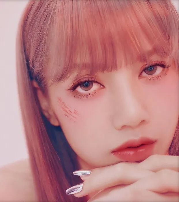 被lisa美哭了原来圆脸也可以又酷又少女