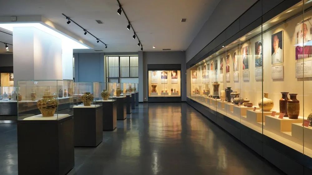 【探索】一览数千年紫陶文化 云南建水紫陶博物馆开馆