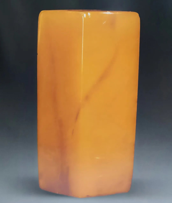 #方田黄#鉴赏|吴昌硕的十二方田黄印：“破古法”而“出己意”，