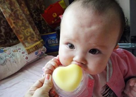 [脾胃]告诫：孩子不“戒掉”3物，损伤脾胃还积食让娃积食的不只是撑