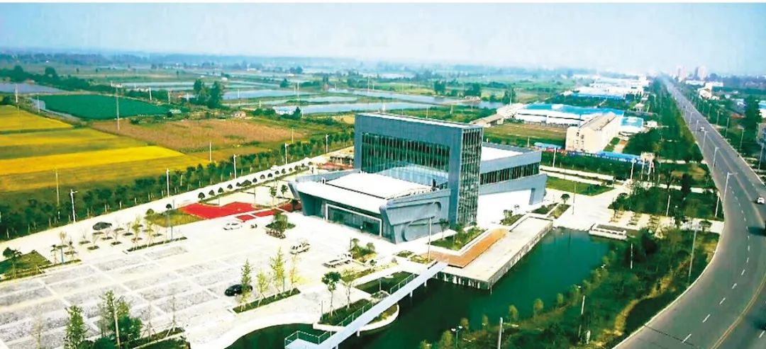 疫情期间,彭场镇不计损失,不讲条件,一手抓疫情防控,一手抓保供生产