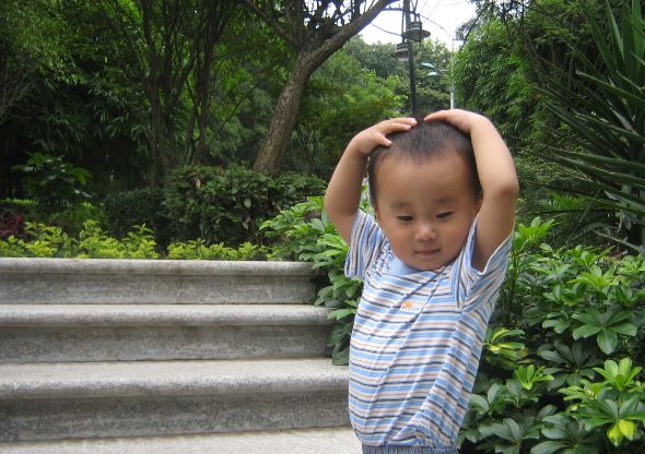 「劝告」孩子身高智力被落下，别不当回事劝告家长：带娃做不好3件事