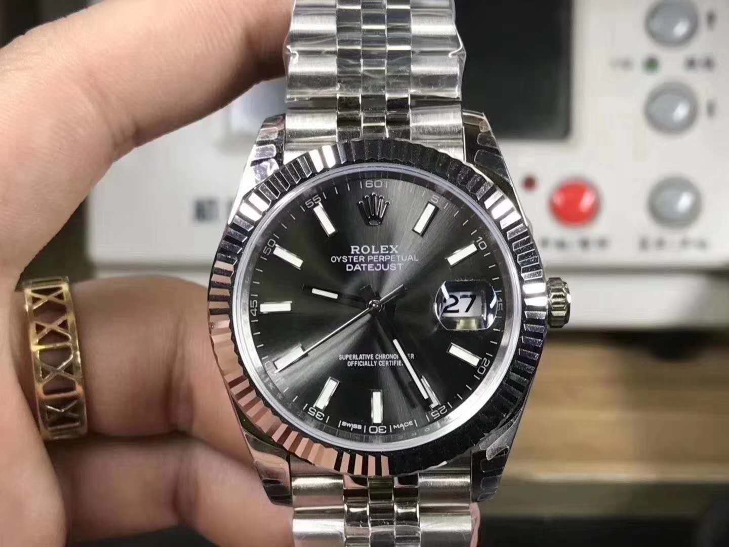 不管有钱没钱，没有人可以绕的开劳力士手表_尺寸