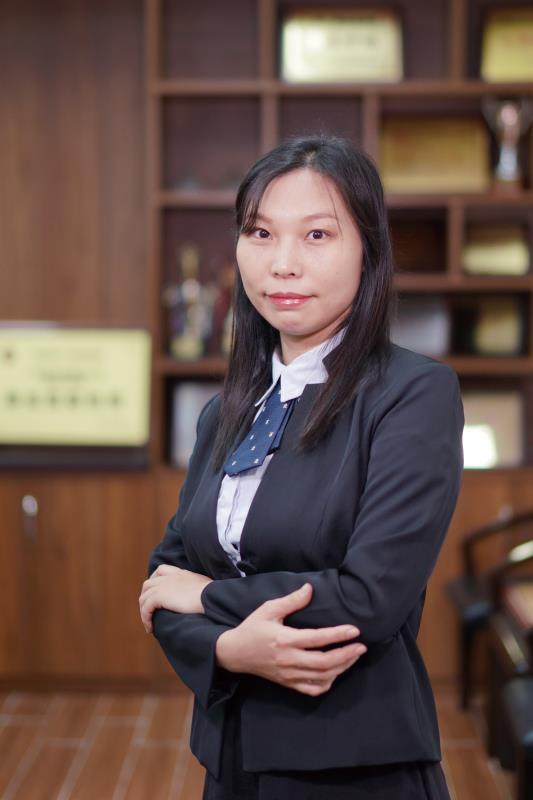 【教师简介】广州广雅实验学校美术老师 黄凯