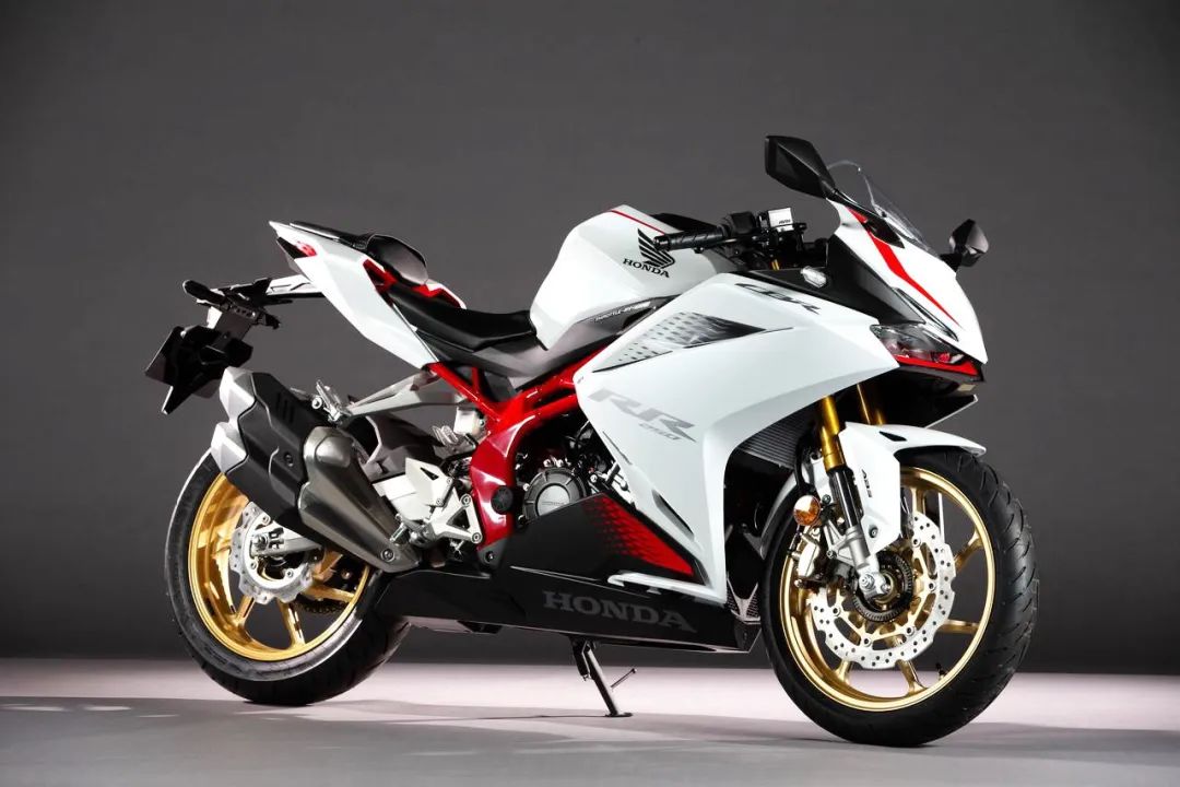 honda 或推新图案的本土版 c125,cbr250rr