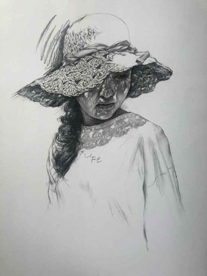 孩子很喜欢的杨煌老师近期素描这次易烊千玺画的不错