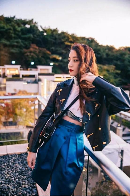 气质美女迪丽热巴,轻松驾驭各种穿搭风格,款款都美到犯规